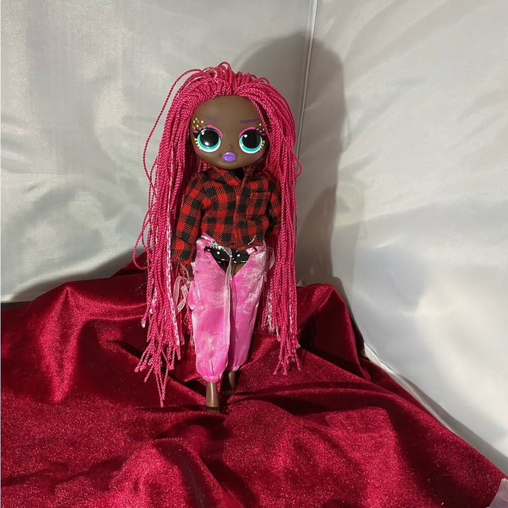 MGA LOL OMG Surprise Doll Virtuelle